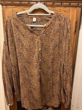 Old Navy Light Brown Leopard Print Button-Front Blouse
